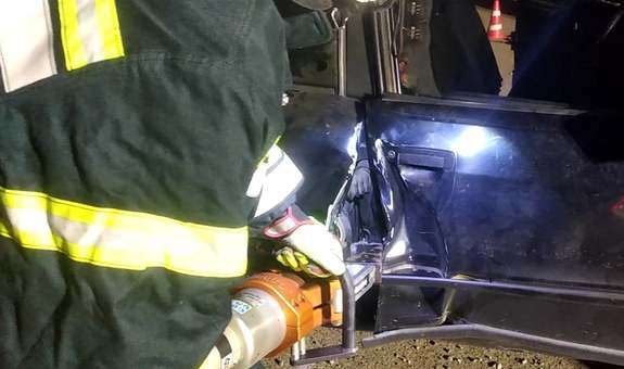 Аварія на Волині: рятувальники вирізали тіло з автомобіля