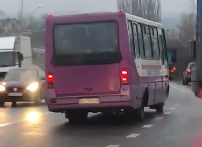 Як на катку: під Луцьком ковзають автобуси з пасажирами  (відео)