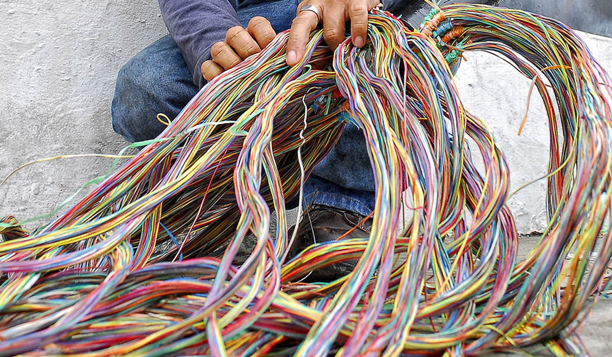 На Волині неповнолітні вкрали кабелю на 20 тисяч гривень (фото)