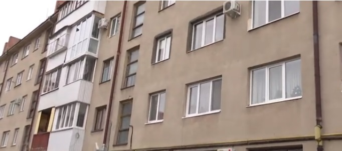У Луцьку жінка купила квартиру, а вона – із тисячними комунальними боргами (відео)