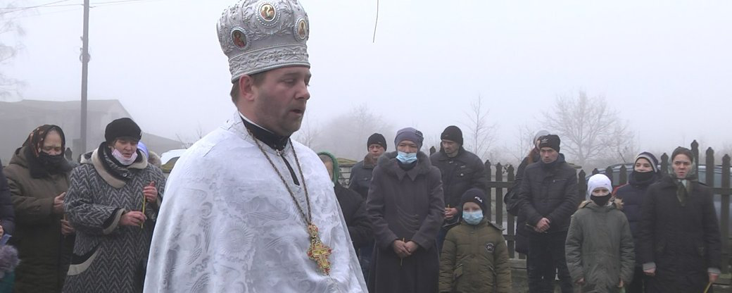 Пішли від скандального священника: громада на Волині вже пів року молиться на вулиці