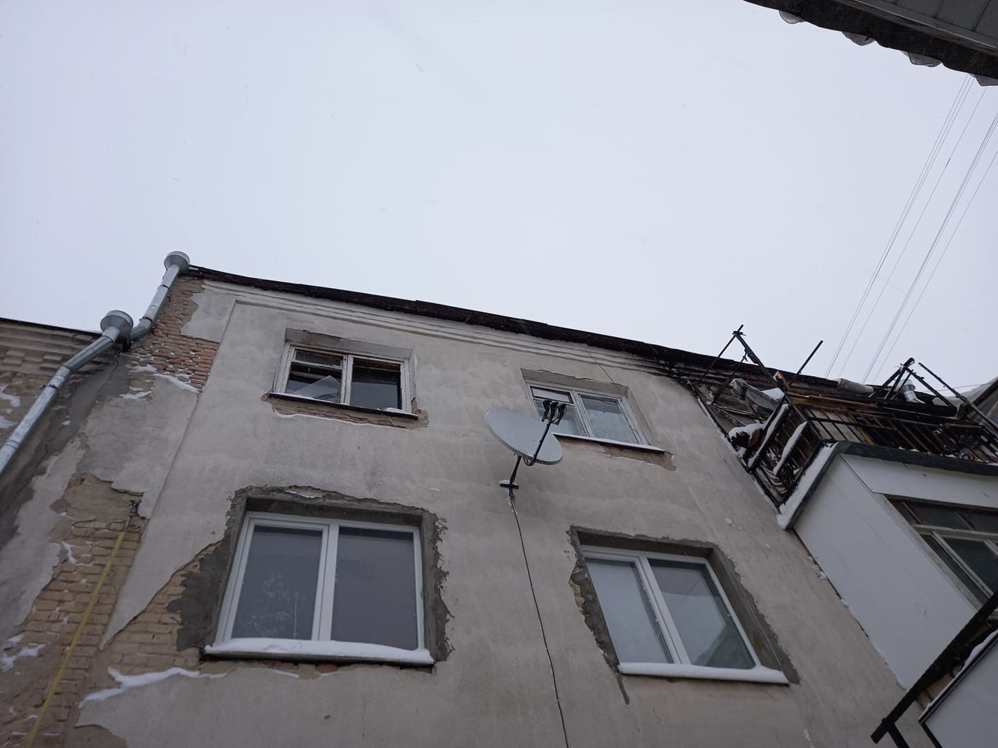 Вибило шибки: у луцькій квартирі вибухнув газ (фото)