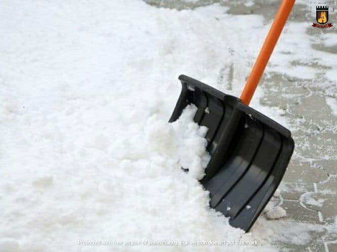 У Луцьку муніципали закликають підприємців прибирати сніг