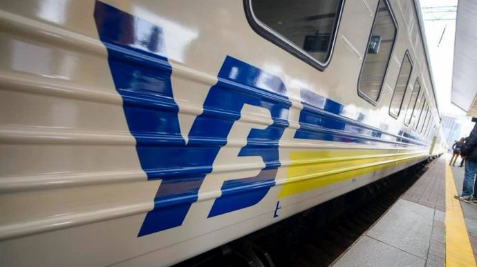 Укрзалізниця планує придбати 100 пасажирських вагонів