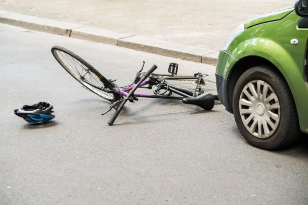 Аварія на Волині: автомобіль збив велосипедистку (відео)