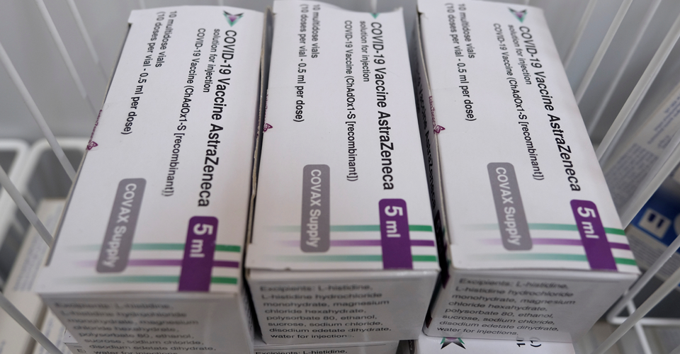 З нової партії вакцини AstraZeneca МОЗ виділить на повторні щеплення 10 тисяч доз