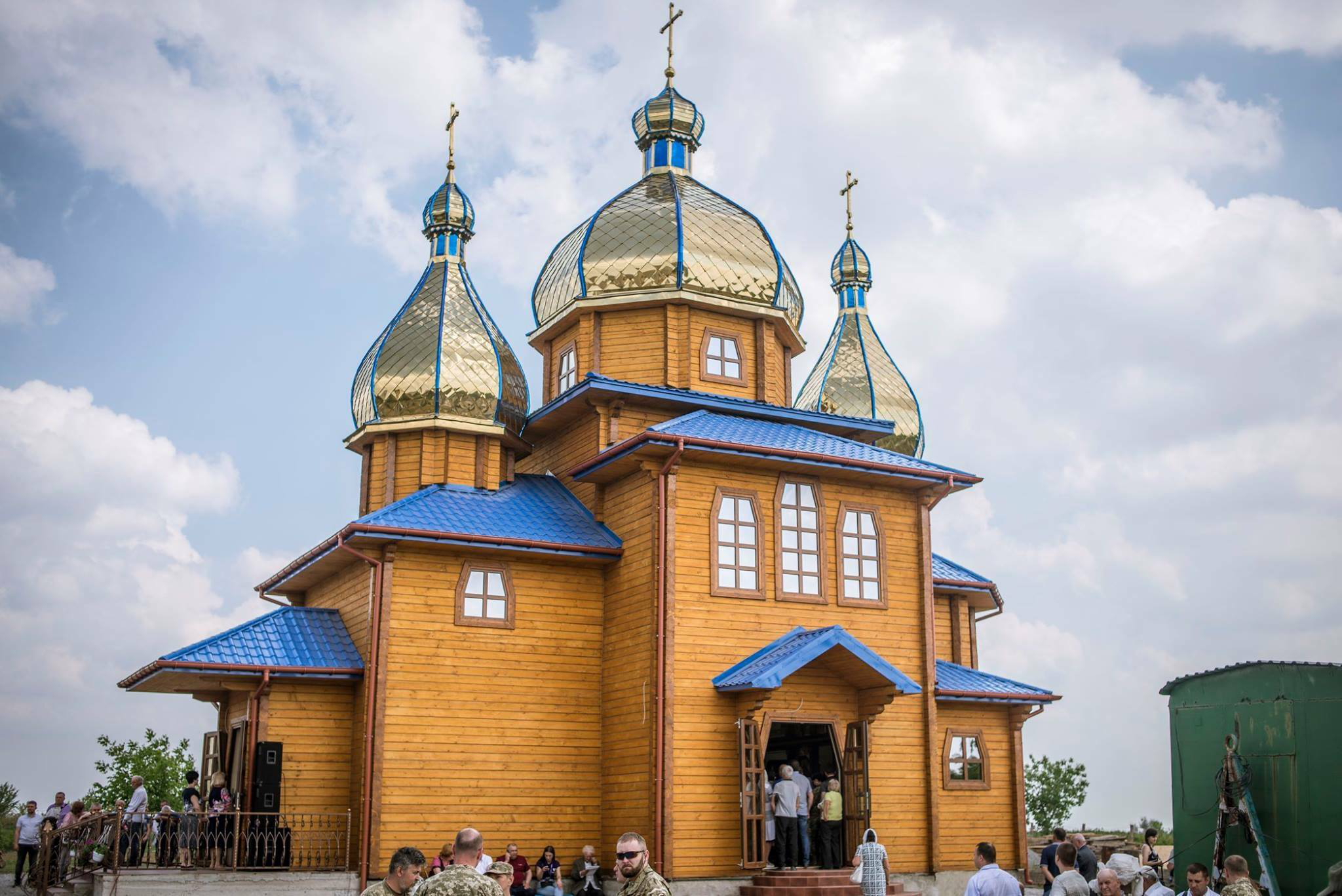 До мурашок: у «волинському» храмі Волновахи помолилися за Україну (відео)