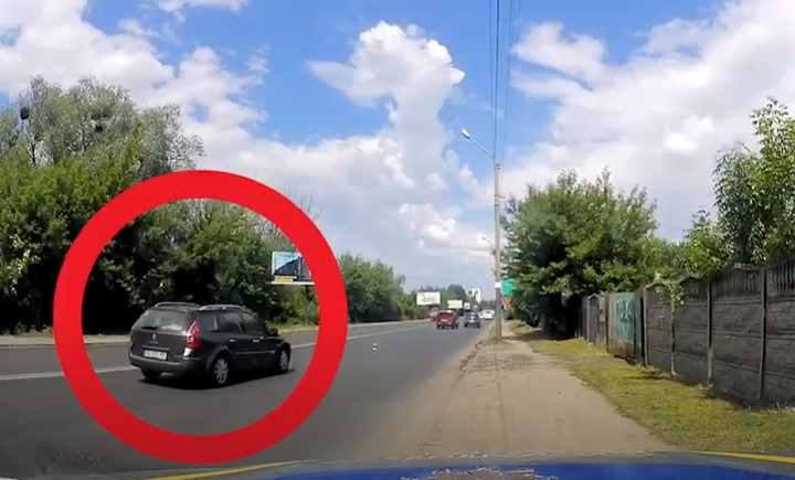 Вийшов з авто на стоянці: лучанин без «прав» спробував надурити патрульних (відео)