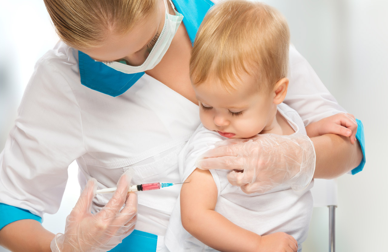 В Україні зменшилась кількість дитячих щеплень через пандемію коронавірусу