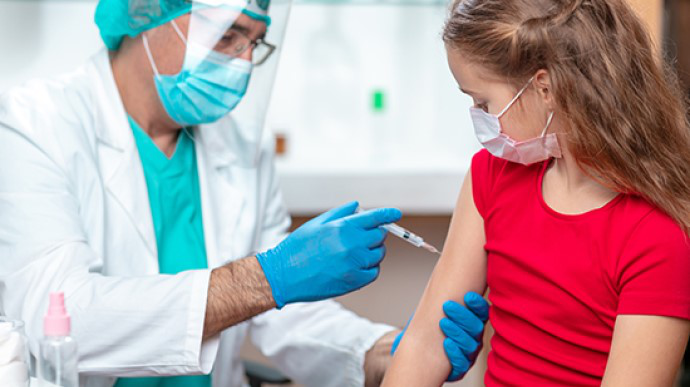 Науковці розробили вакцину проти коронавірусу для дітей