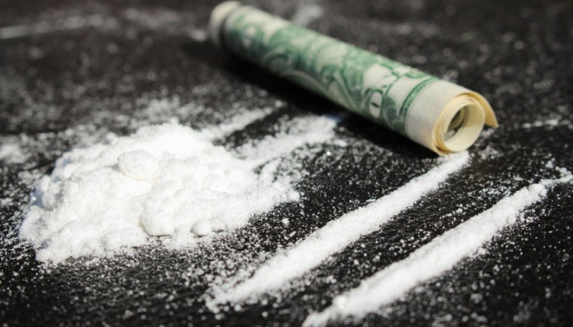 Дві тонни кокаїну вартістю $220 млн: біля берегів Британії перехопили елітну яхту (відео)