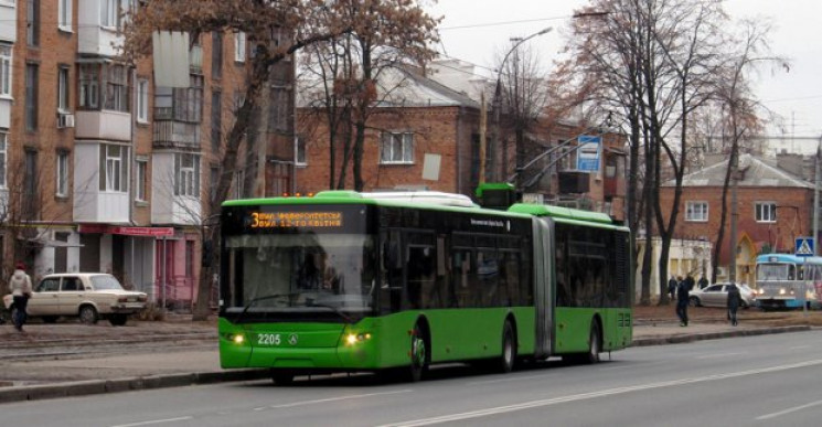 «Тролейбусний скрипаль» у Харкові: поліція відкрила кримінальне провадження (відео)