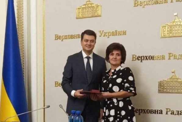 Виховательку з Володимира нагородили премією Верховної Ради
