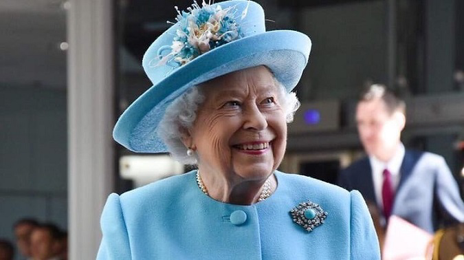 Не коронавірус: королева Британії провела ніч у шпиталі