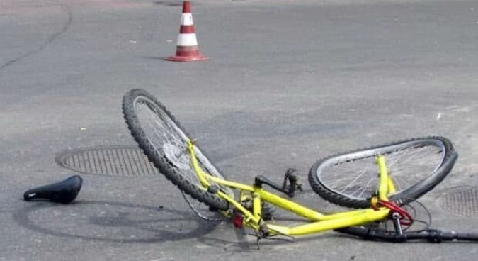 На Волині мотоцикліст зламав руку велосипедистці