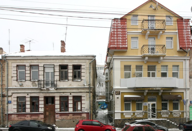 Одноповерховий з аркою-проїздом: історія будинків-близнюків у Луцьку (фото)