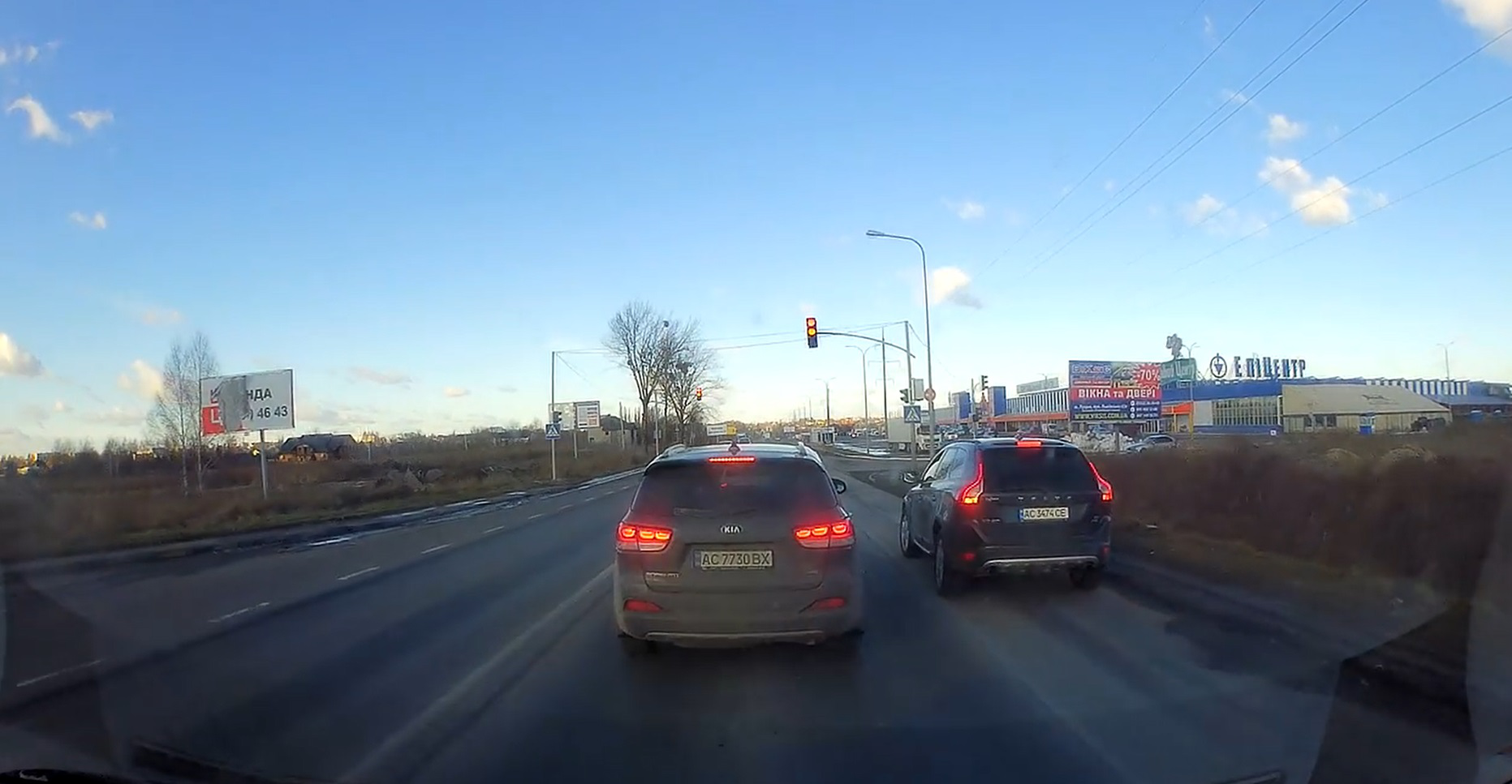 У Луцьку водій обігнав поліцейське авто: що було далі (відео)