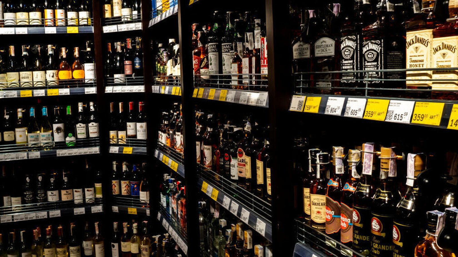 У Володимирській територіальній громаді припинили продавати алкоголь