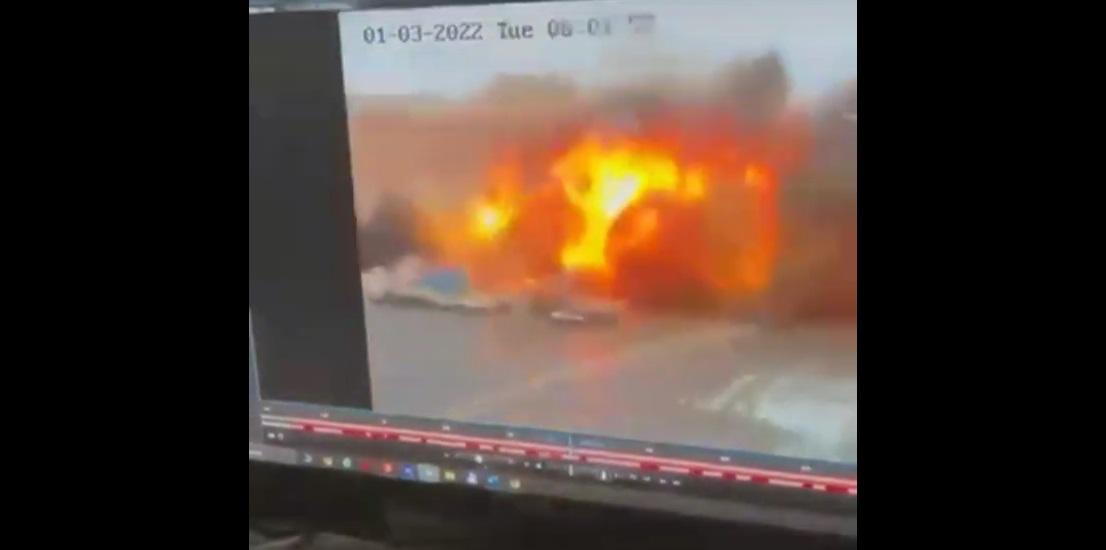 В Харкові вдарили ракетою по площі Свободи (відео)