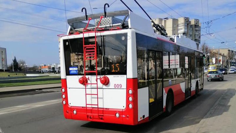 Луцьком курсує 35 автобусів та 26 тролейбусів