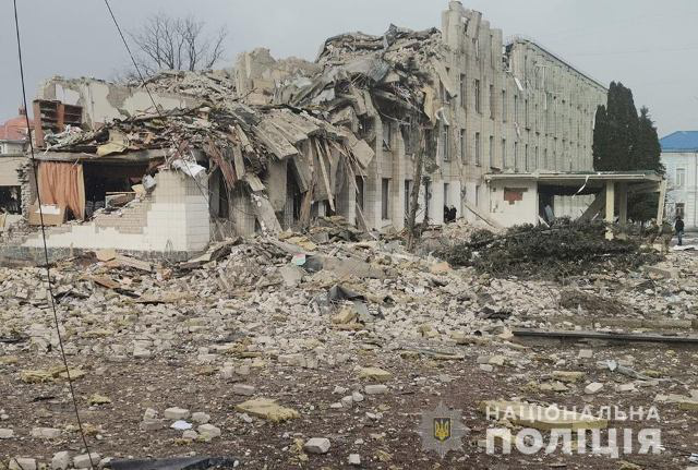 Унаслідок авіаудару школа у Житомирі зазнала значних руйнувань (фото, відео)