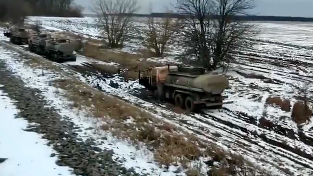 На Чернігівщині українські військові розбили колону російських бензовозів (відео)