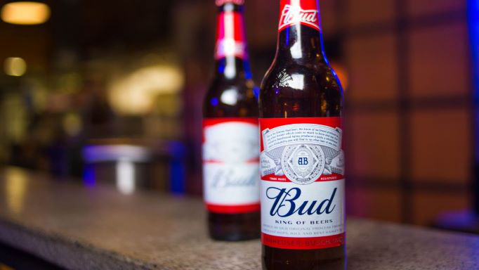 Великий виробник пива наказав призупинити випуск Bud у росії