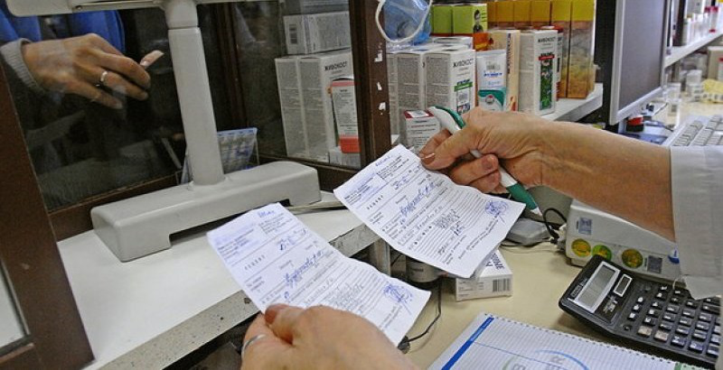 Аптеки мають продавати ліки і за електронними, і за паперовими рецептами, – МОЗ