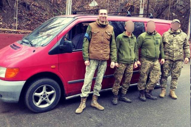 Команда лучанина Сашка Положинського відправила на фронт понад 100 авто
