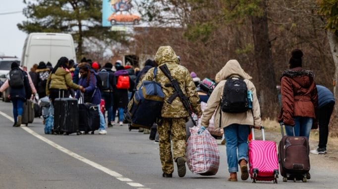 79% українців планують повернутися додому після війни (опитування)