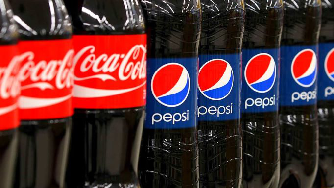 Заводи Coca-Cola та Pepsi в Україні не працюють: чи зникнуть напої з магазинів