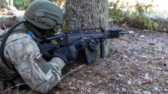 Для роботи з західною технікою: Литва відновлює навчання для українських воїнів