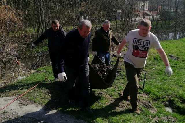В День довкілля у Луцьку розчистили Сапалаївку (фото)