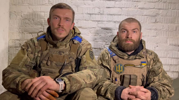 «Азов» та морпіхи врятували півтисячі українських воїнів із порту Маріуполя