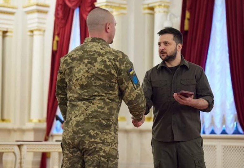 Командир волинської 14-ї ОМБр отримав «Хрест бойових заслуг» від Зеленського (фото, відео)