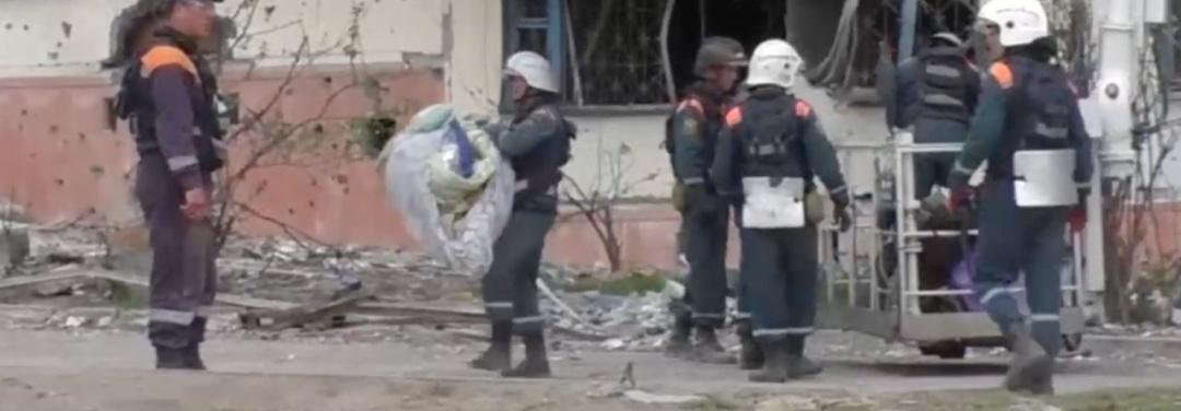 У Маріуполі російські «рятувальники» мародерствують, розбираючи завали будинків