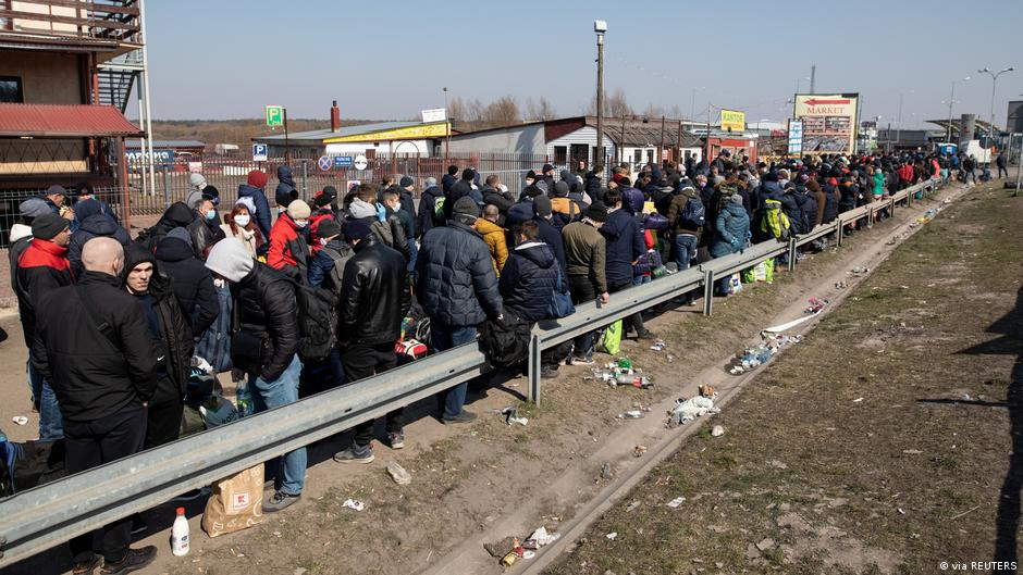 Від 24 лютого до України повернулись понад 2,2 мільйона громадян
