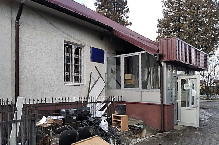 Судитимуть двох жителів Миколаєва, які кинули вибухівку у приміщенні Любомльського суду