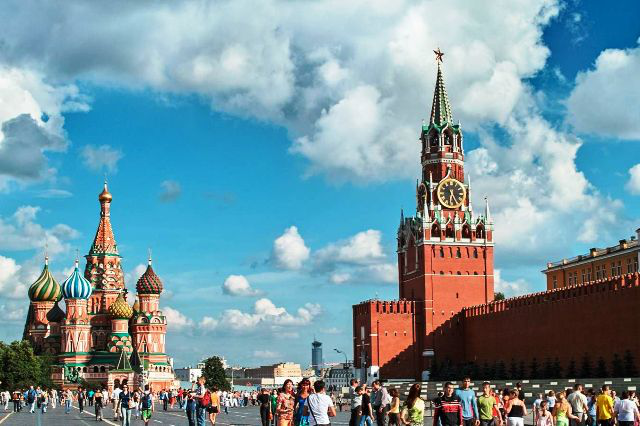 «Червона калина» зазвучала на червоній площі перед кремлем (відео)