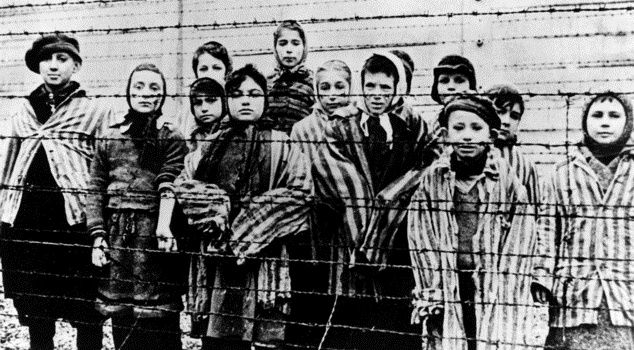У США створили нейромережу, що шукає жертв Голокосту на старих фото