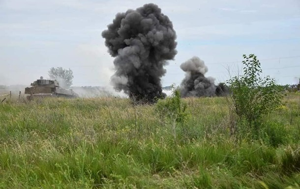 На Півдні українські військові знищили командний пункт, склади і понад 100 окупантів