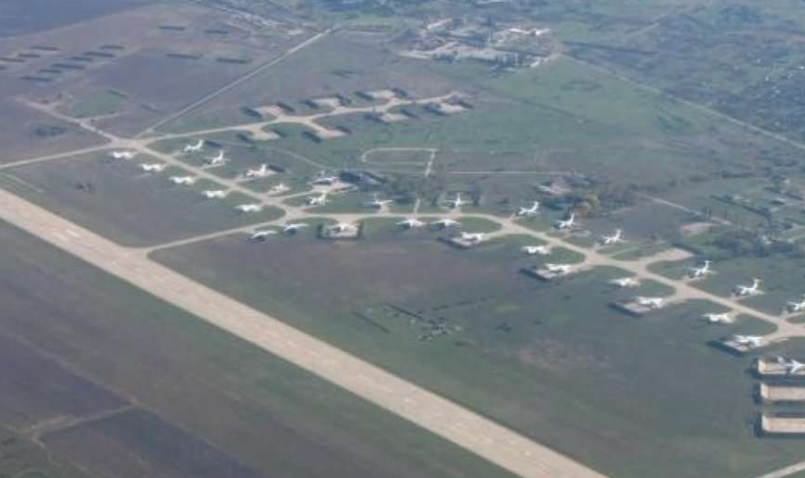 Окупанти намагаються відновити аеродром в Мелітополі