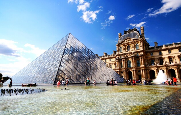 Повітря у Луврі та ще більш ніж у 700 будинках Парижа охолоджує гігантський кондиціонер