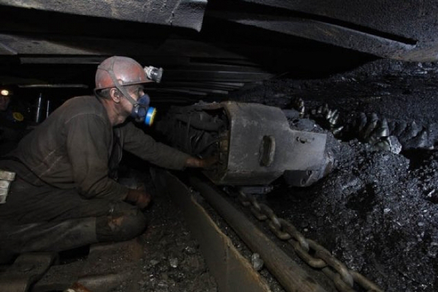 Волинських шахтарів кидають на фронт: виступили проти «смотрящого» (відео)