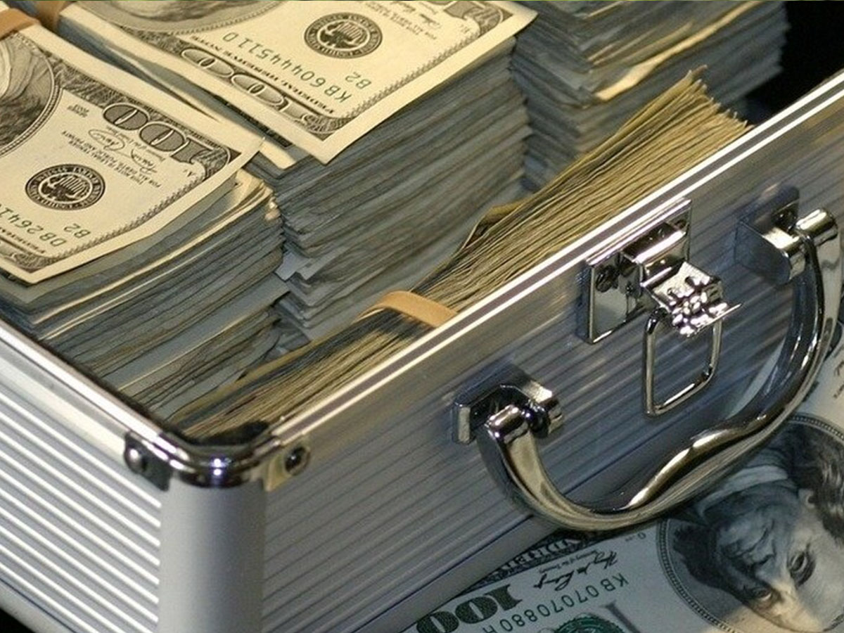 Нацбанк видав банкам $100 мільйонів готівкою для зниження дефіциту валюти
