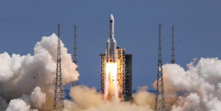 Нова китайська ракета незабаром впаде на Землю: відоме приблизне місце падіння