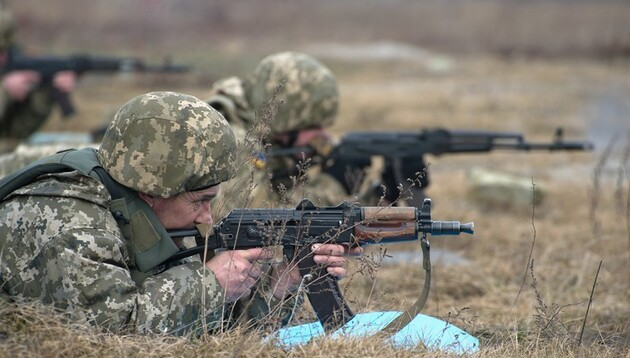 ЄС збирається підготувати 15 тисяч солдатів з України