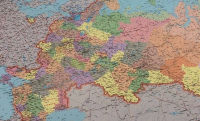 У Москві випустили карти росії з окупованими українськими територіями