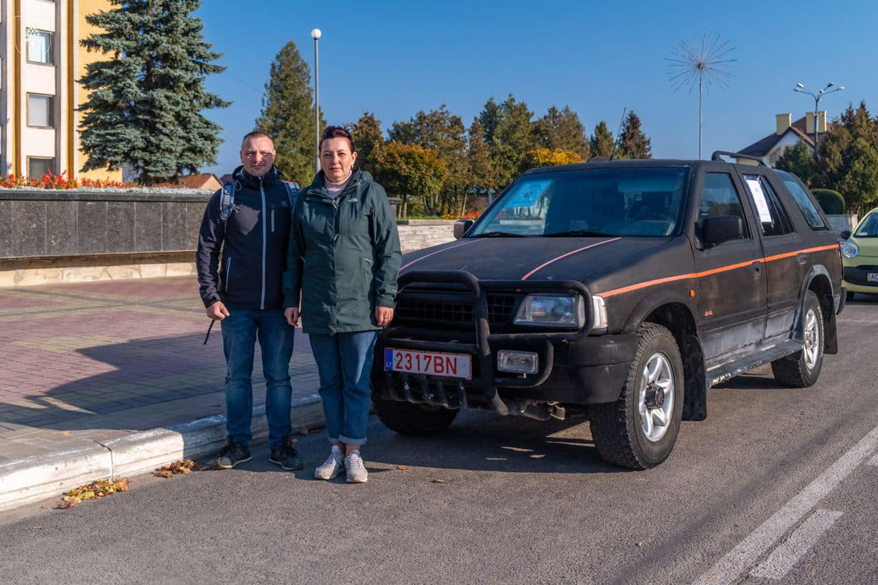 Волонтер з Литви придбав авто для військових 14-ї ОМБр (фото, відео)