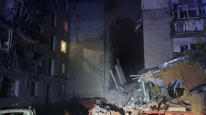 Окупанти влучили в п'ятиповерхівку в Миколаєві – є загиблі (фото)